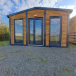 Møbleret bungalow – Chalet med have, 28 m²